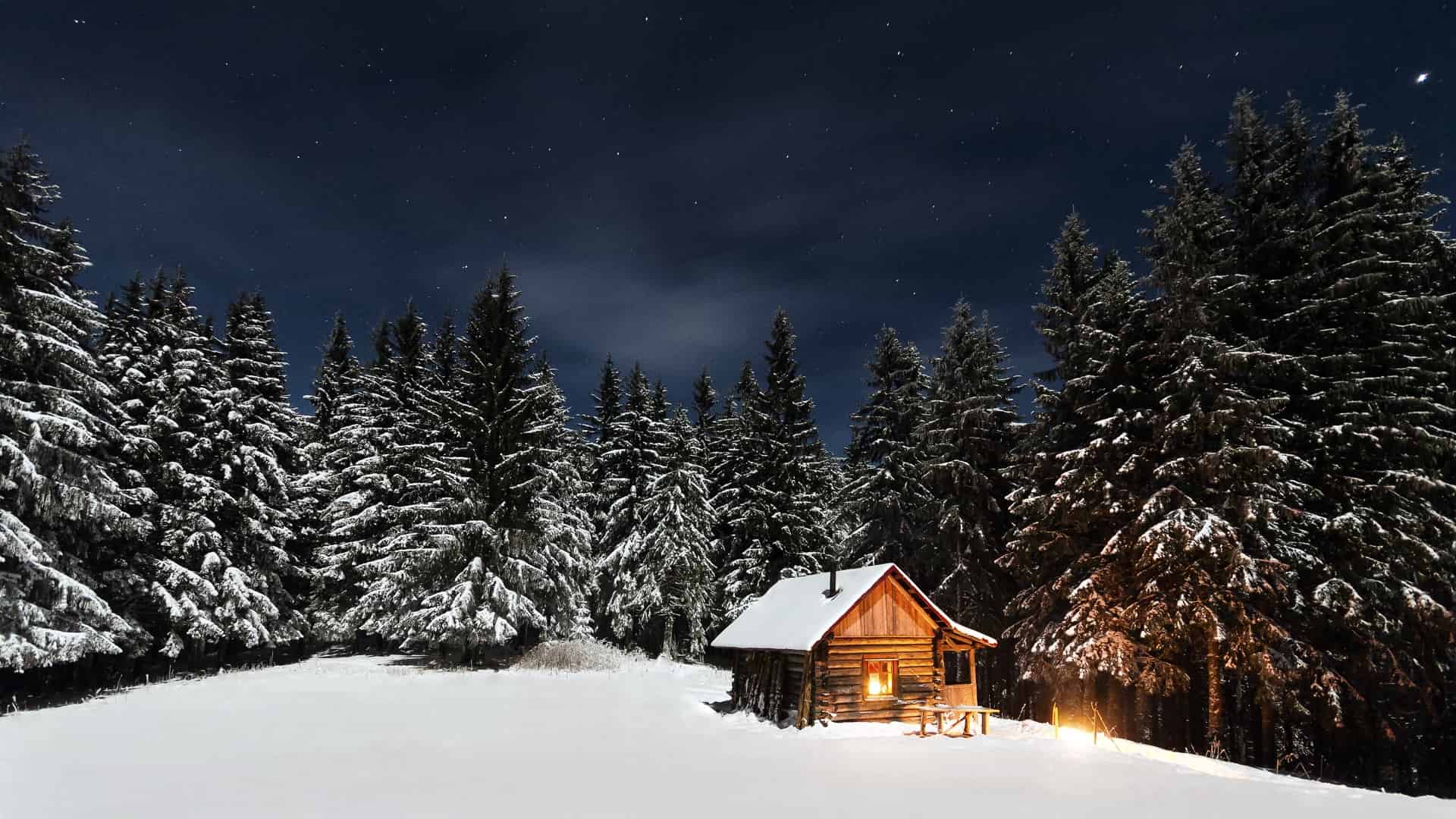 almhuette bei nacht